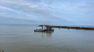 Proseguono i lavori per l’escavazione della foce del fiume Fiora